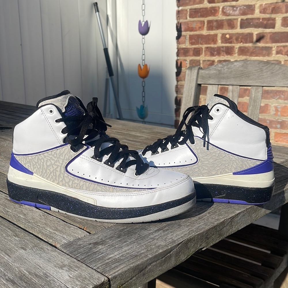 Retro Jordan II Grape Concord size 9.5 (Pre-Owned)